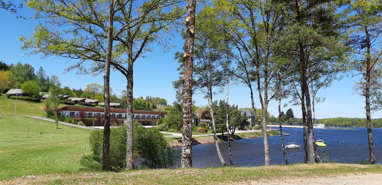 Logis Du Lac Hotel